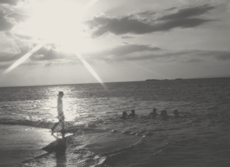 <span class="t1">To advertise on our site contact vacation@vacation.com</span>